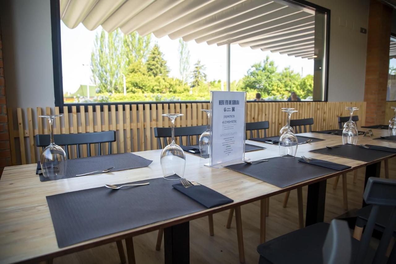 Hostal Restaurante Cuatro Caminos Cubillos del Sil Екстериор снимка