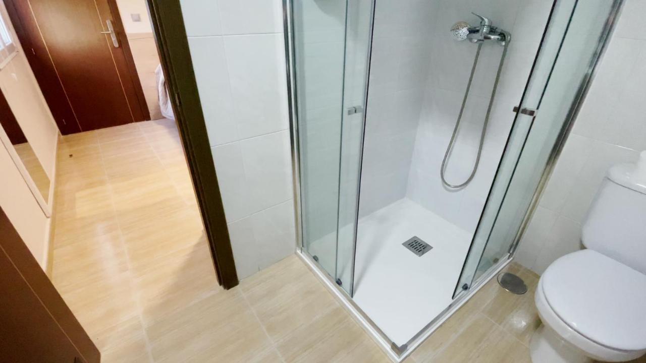 Hostal Restaurante Cuatro Caminos Cubillos del Sil Екстериор снимка